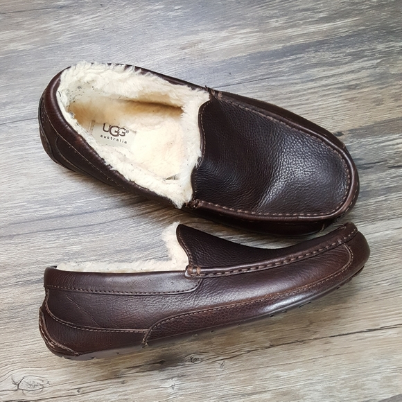 UGG Other - UGG Ascot Leather slippers, 10